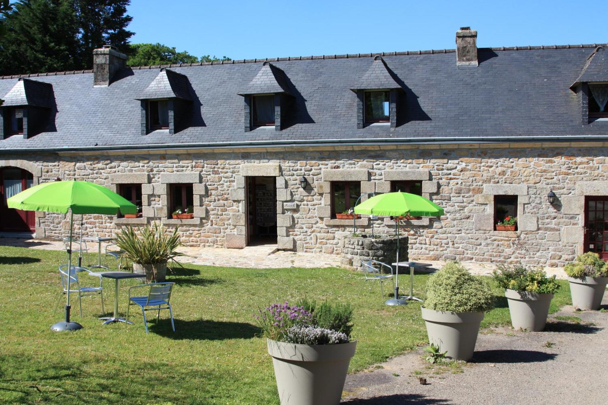 Holiday home Domaine De Lesvaniel *