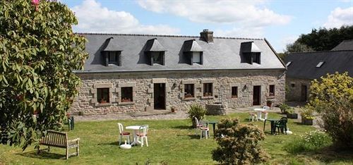Holiday home Domaine De Lesvaniel *