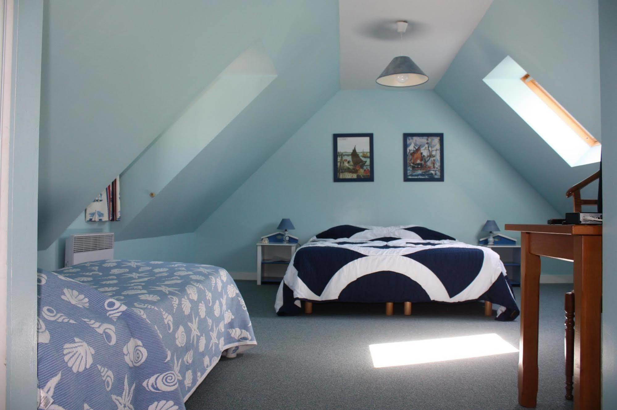 Holiday home Domaine De Lesvaniel *
